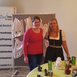 Verkaufsstand Jugendhaus - Verena und Martina